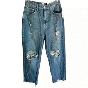 BDG High Rise Baggy Y2K Denim
Distressed Jeans